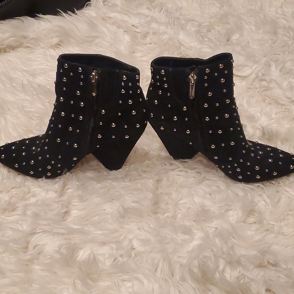 Boot - Picture 2 of 4